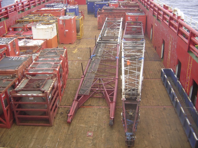 Crane boom section