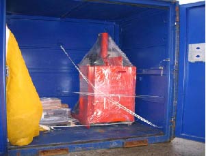 This item is secured in an inadequate manner (nylon strapping) for its weight and value