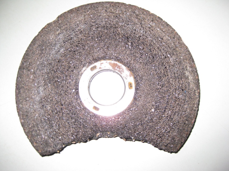 Broken grinding disk after inappropriate use