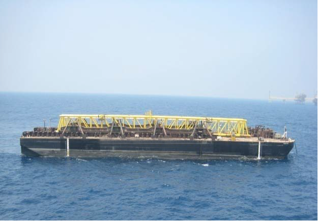 Cargo barge