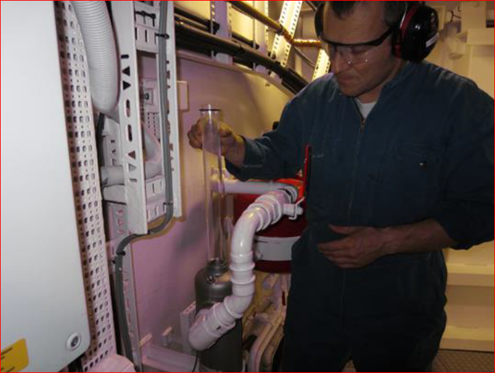 Emitter protection tube lowered into the filter (picture from another vessel)